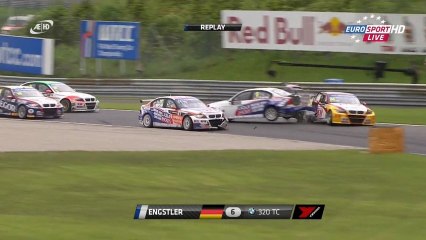WTCC Salzburging 2013 Big crash Engstler O'Young