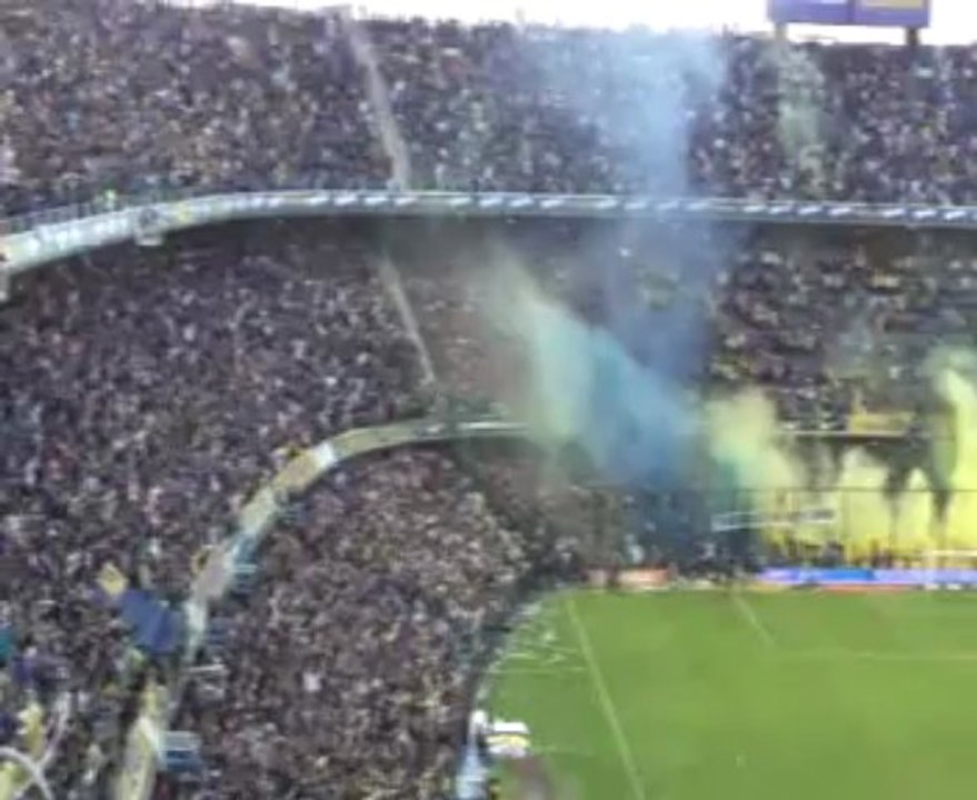SuperClassico le Stade s'enflamme