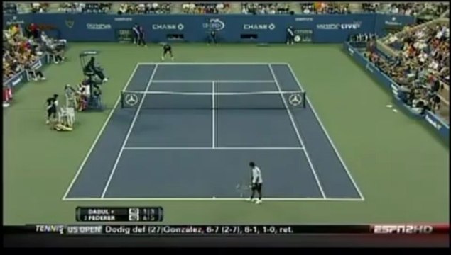 Roger federer hits another tweener between the legs shot - us open 2010 - 1st round