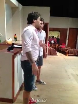 Pedro y Gustavo en escena de Viaje de Locura en Santiago del Estero Keek Gus Conti - 19 de Mayo
