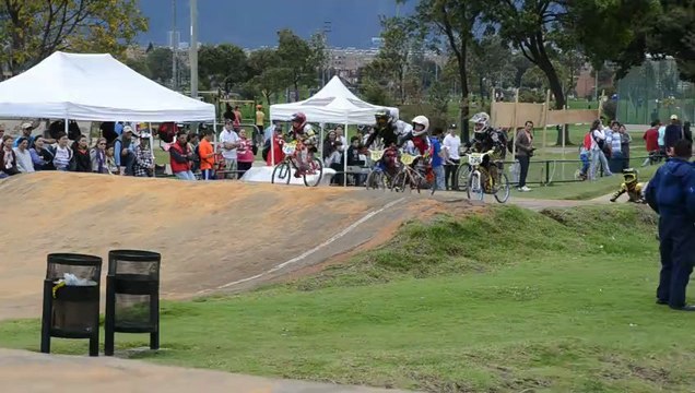 bmxinternationalteam.com Living Colombian bmx