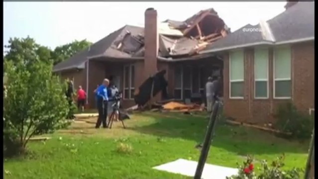 Tornadoes rip through central US