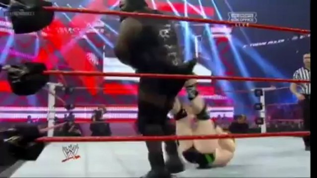 Extreme Rules 2013: Mark Henry vs Sheamus