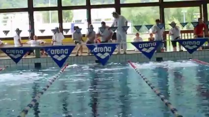 Luna Favre nage à Gilly sur Isère avec Seynod natation -19 mai 2013