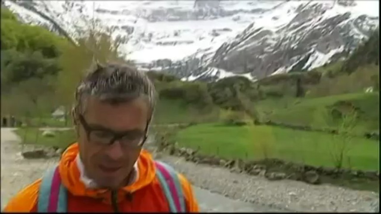 Dans les Pyrénées, le col du Tourmalet sous 6 mètres de neige
