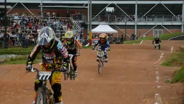 bmxinternationalteam.com Living Colombian bmx