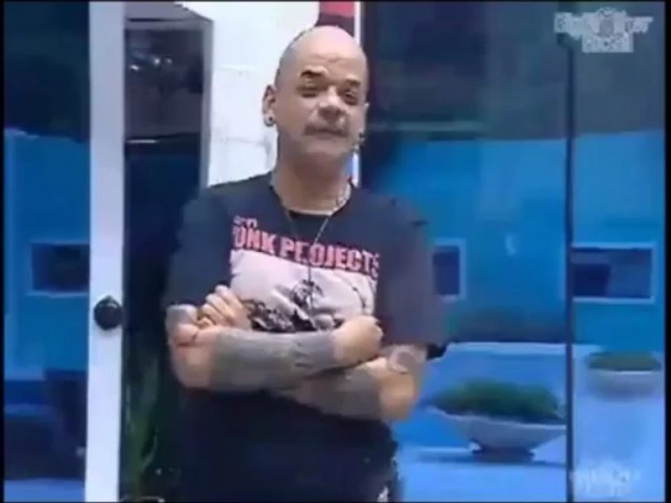 Monique lendo a carta da mãe - 10.03