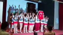 Gazi Ortaokulu 19 Mayıs Kutlaması 7/D dans gösterisi
