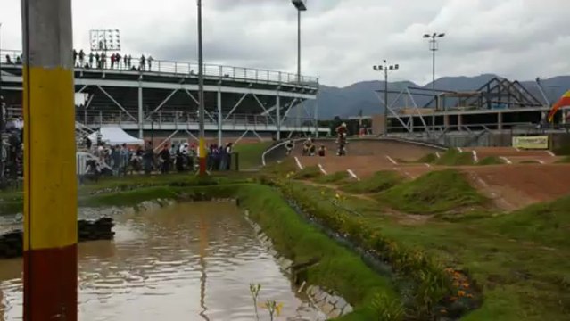 bmxinternationalteam.com Living Colombian bmx