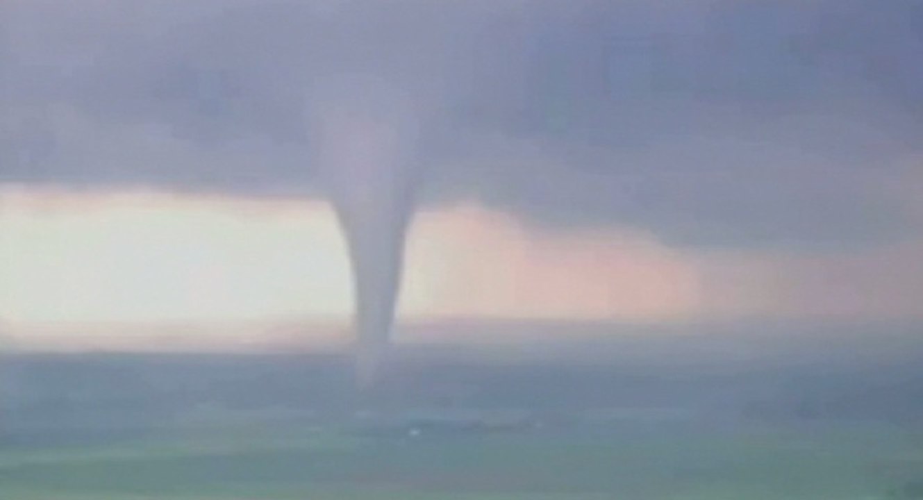 Oklahoma City : une tornade de 3 kilomètres de large sème la terreur