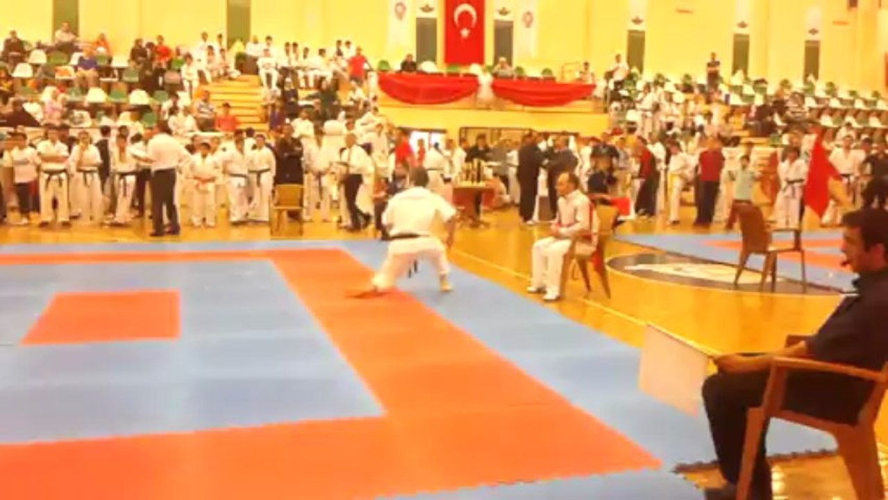 hakan kurd    sözün bittiği yerr:D