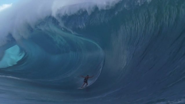 Surfing the Heaviest Wave in the World - Teahupoo