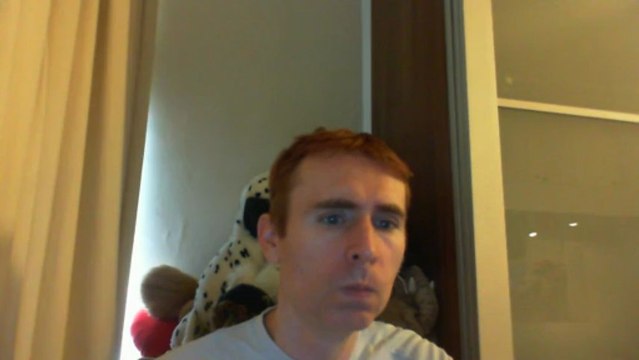 Wiwi égratigne different de Robbie Williams