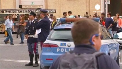 Suspendu au dome du vatican à Rome