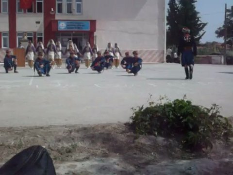 AKHİSAR MECİDİYE MEV ORTAOKULU HALKOYUNLARI EKİBİ 2013