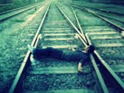 main itne door chala jayoo ga tujhai yaad be na aayoo ga..