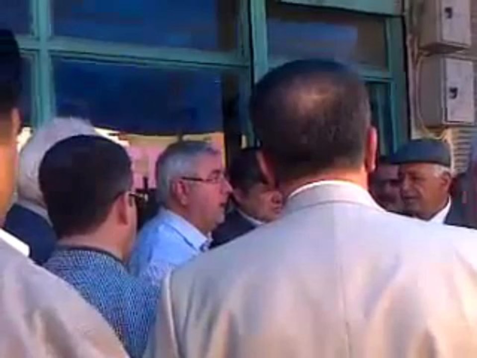 Metiner Rızvan Aşireti Üyeleriyle Tartışırken 2