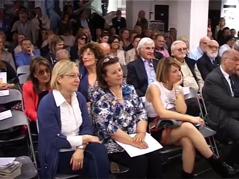 Napoli - 'Il tempo delle diete' alla Feltrinelli (21.05.13)