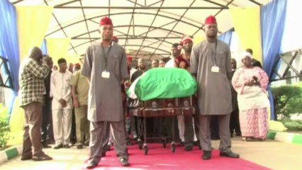 Le Nigeria accueille la dépouille de l'écrivain Chinua Achebe