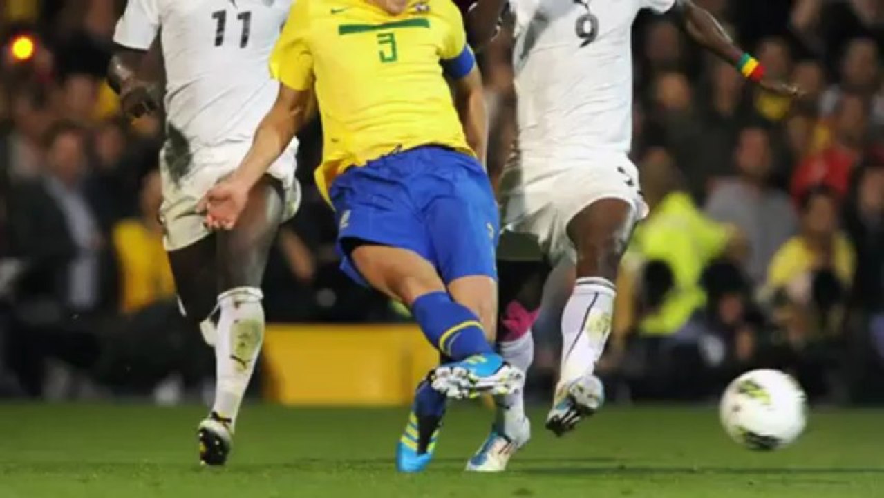 Derek Boateng signs for Fulham