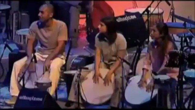 Kardeş Türküler - Bugün Güzellerin Şahını Gördüm - (2002)