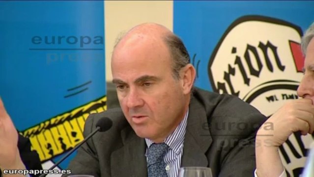 De Guindos: En 2015 se revertirá la subida del IRPF