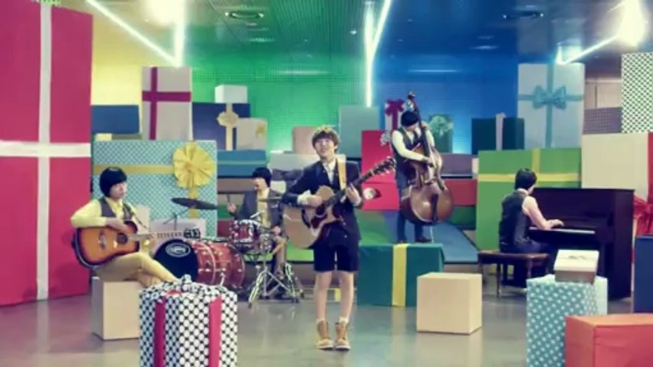 You Seung Woo- Hello/ 유승우- 헬로. Music Video + Lyrics. (www.bestbizpage.com)