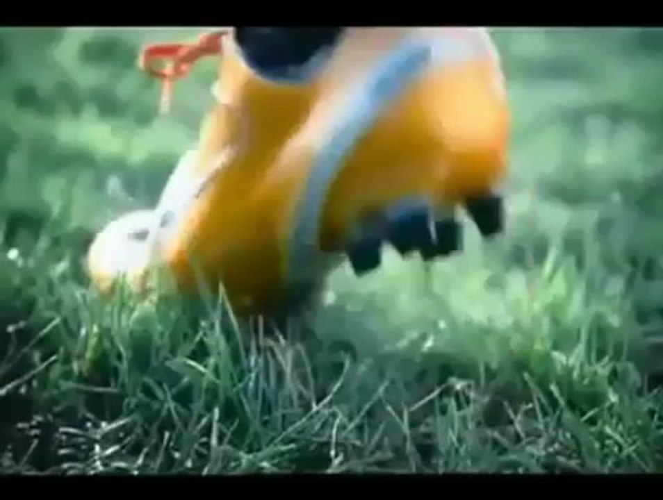 Cristiano Ronaldo vs Bugatti Veyron