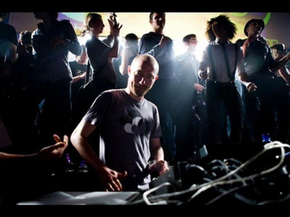 Paul Kalkbrenner - Marbles (Original mix) - YouTube