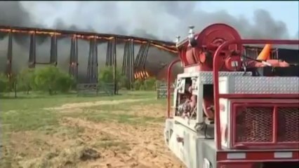 Un pont s'effondre comme un "domino express" au Texas