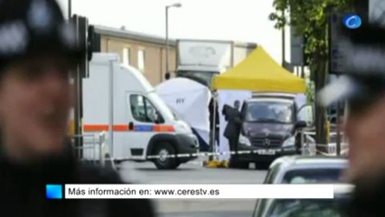 Cameron preside una reunión del comite de emergencias para analizar el asesinato de un soldado