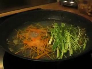 Recette en vidéo : ///roulés de sole sur nid de nouilles///