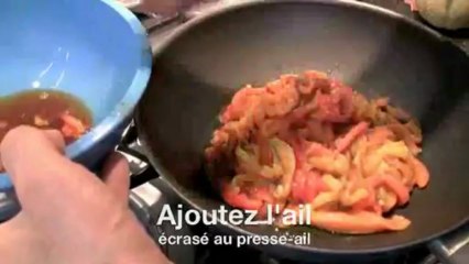Oeufs brouillés aux poivrons confits, mouillettes tomate-olive