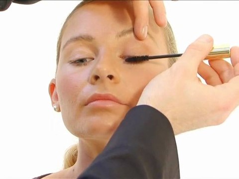 Maquillage des yeux : tuto maquillage pour un regard nude