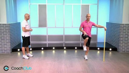 Des cuisses de rêve grâce à l'extension de jambe debout