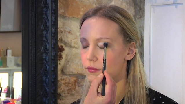 Tuto maquillage : 5 façons d'utiliser un fard à paupières
