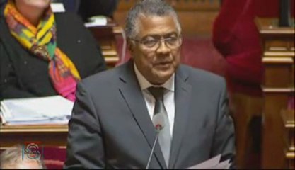 QAG de Serge Larcher sur la vie cher en Outre-Mer.