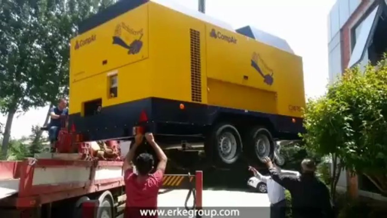ERKE Dış Ticaret ltd., CompAir C-240 TS-14 TurboScrew Diesel Portable Compressor - Zemintaş