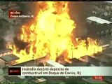 Grande explosão espalha chamas nos arredores do depósito de combustíveis em Caxias/RJ