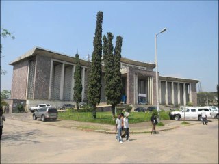 Mercure Ferre Gola. Tina nini chimie na Lingala