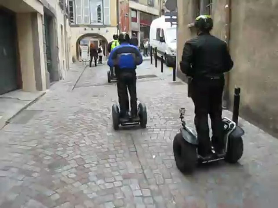 100513 Moto Auvergne 9738 ruelle (Clermont) Segway