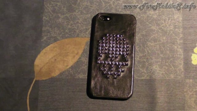 Recensione completa su Cellular Line Skull for iPhone 5 cover in ecopelle e metallo)