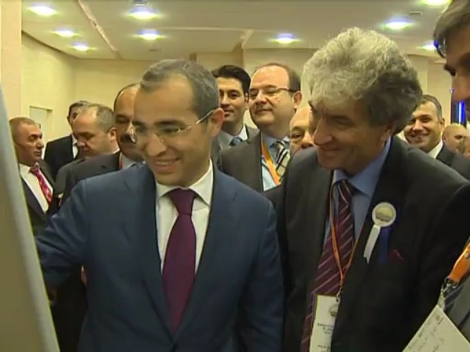 KUNIB III.OLAĞAN KONGRESİ (20-21 MAYIS BAKÜ) AZERBAYCAN TAHSİL NAZİRİ VE YÖK BAŞKANI BASIN MENSUPLARI İÇİN GERÇEKLEŞTİRDİĞİ AYAKÜSTÜ RÖPORTAJ