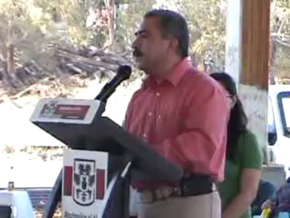 Lic.Omar Niaves Lopez se reune y da mensaje a los Poroductores del campo en Atotonilco