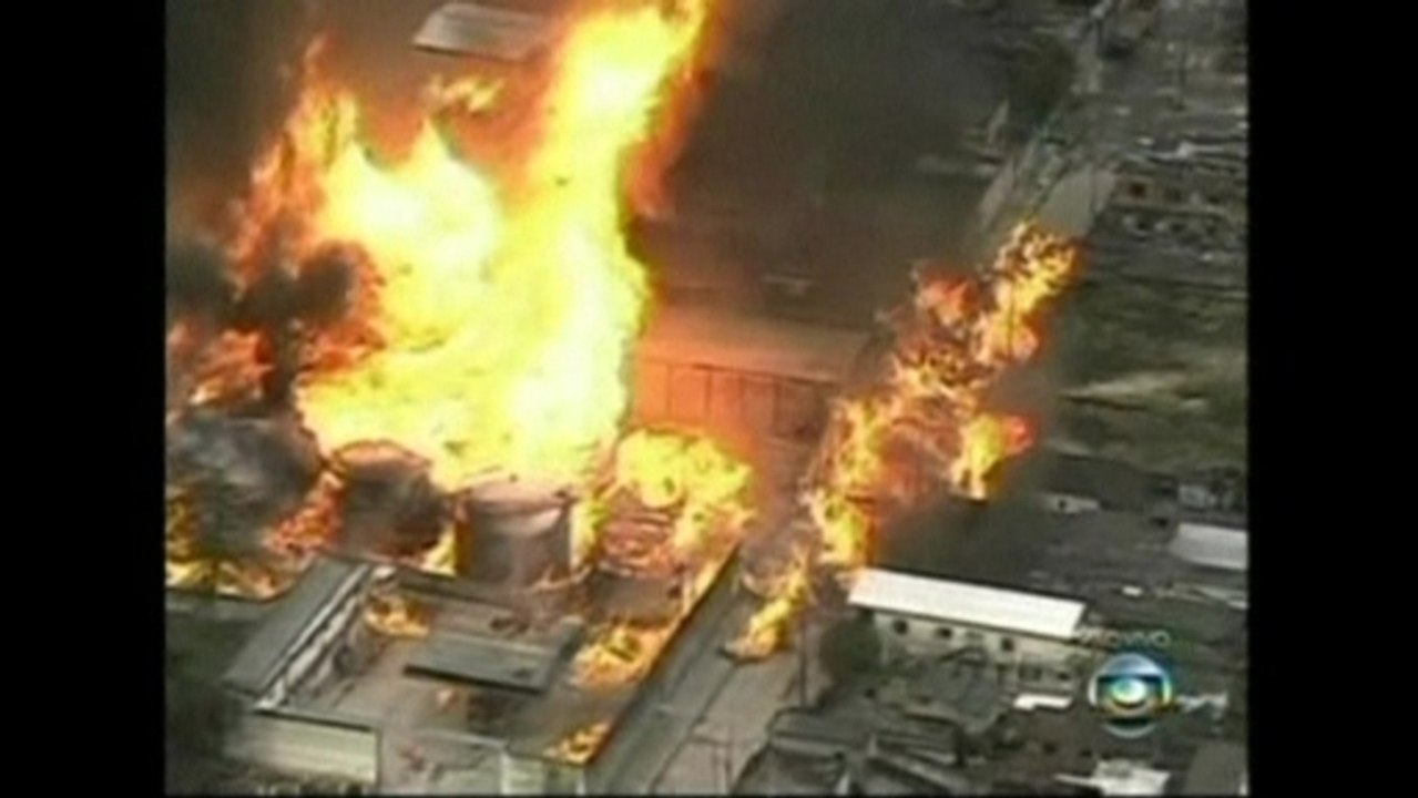 Fire destroys Rio fuel depot