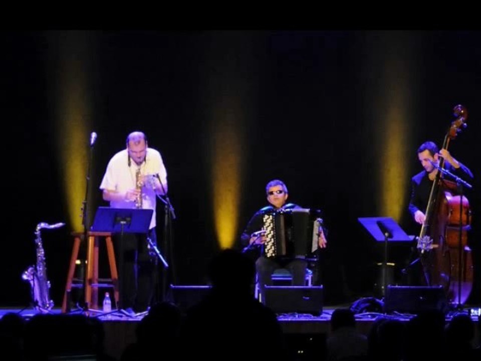 Franck Wolf Trio invite André Ceccarelli / Concert