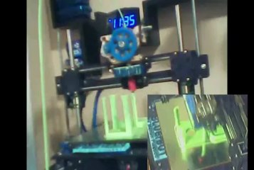 BLUErBOT 3d Prints a Screwdriver caddy