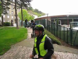 100513 Moto Auvergne 9746 piscine parc (Clermont)