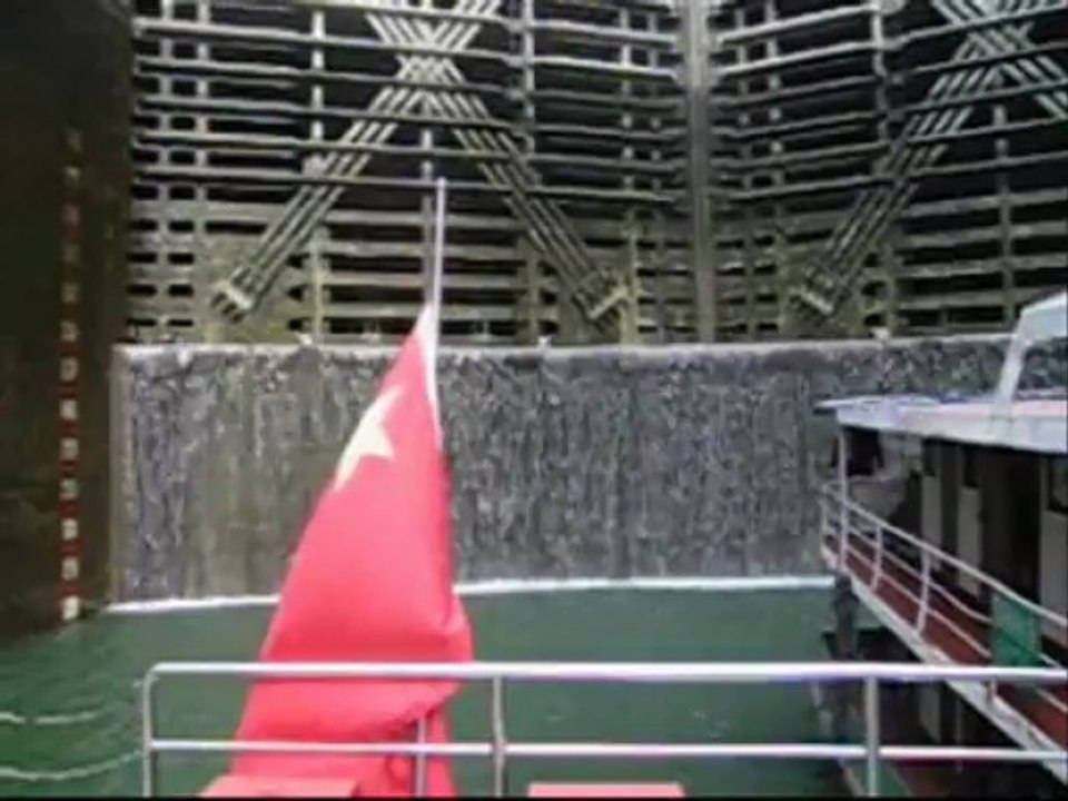 Passage des Ecluses du Barrage des 3 Gorges - 3 Gorges Locks