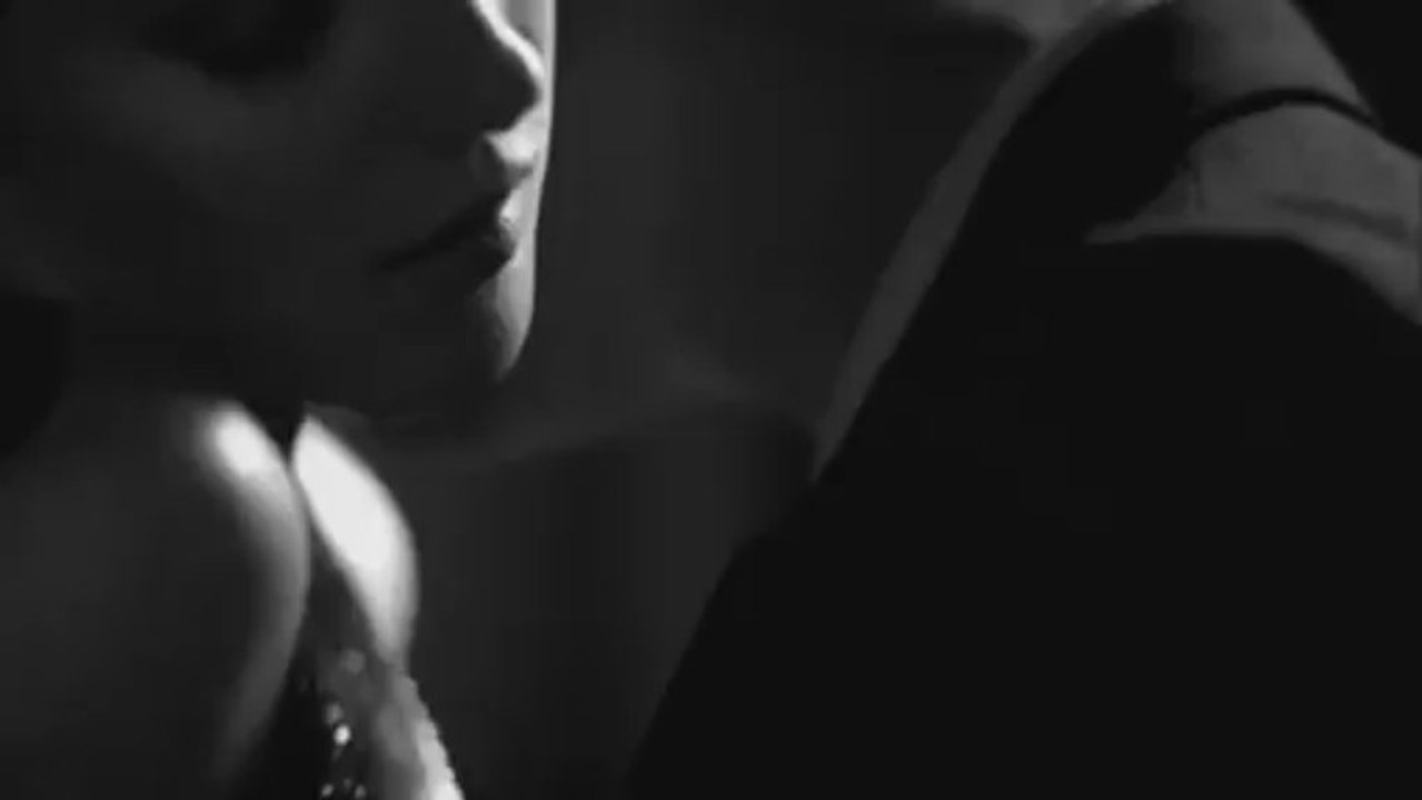 M83 vs Rihanna - Midnight Diamonds (2Vegas Remix)